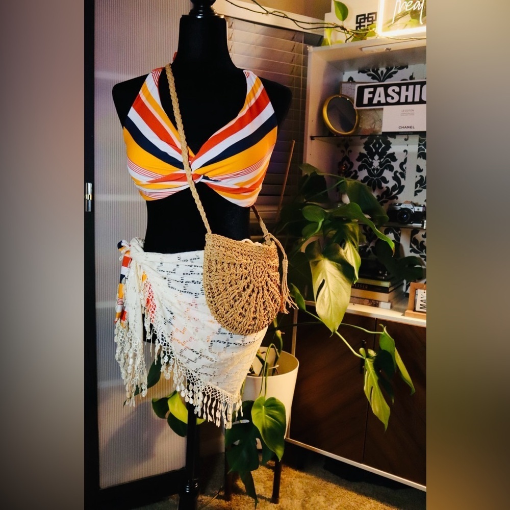 Stunning 🤩 two piece swimsuit! NWOT - Picture 5 of 10
